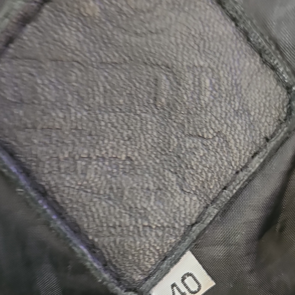 Men's Sleek Black Leather Jacket - Picture 13 of 13